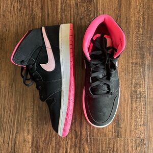 Nike Air Jordan 1 Mid Retro Black Digital Pink